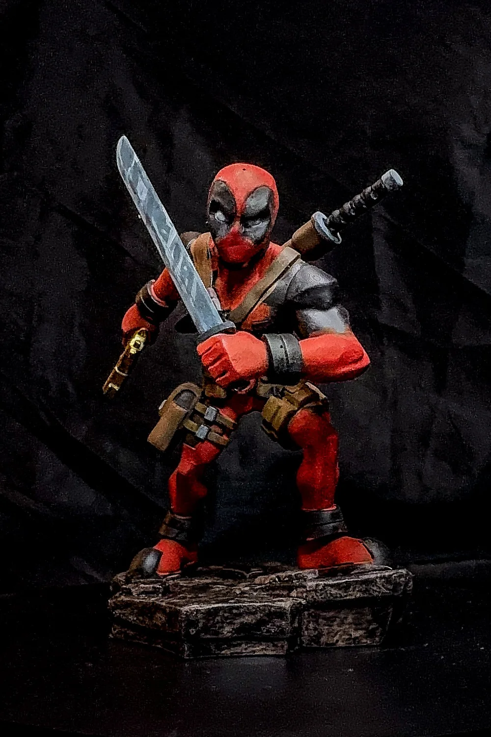 Deadpool pintado à mão em resina